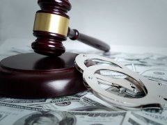 第六章　公司董事、監事、高級管理人員的資格和義務